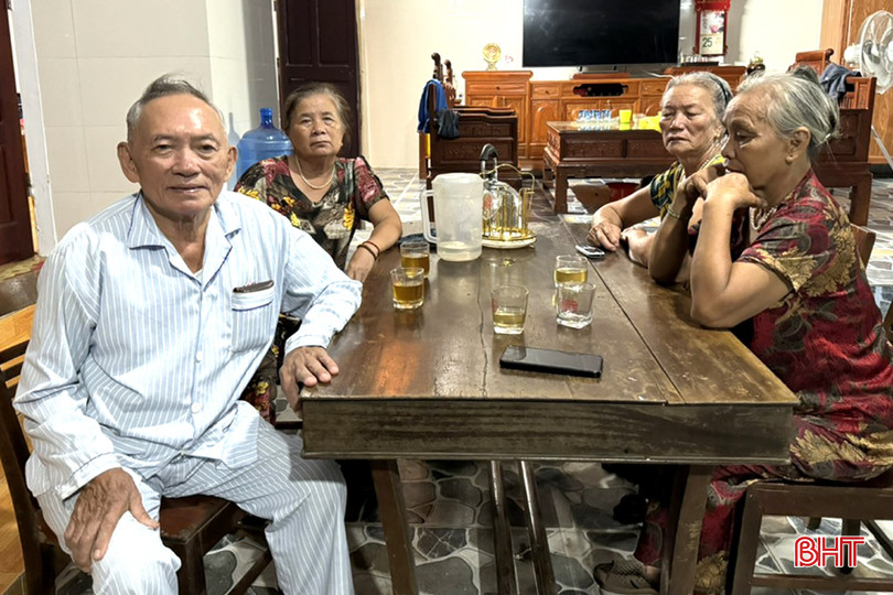 Theo ông Lê Quang Tuệ (72 tuổi), chia sẻ: lương hưu tăng sẽ chăm lo tốt hơn cho cuộc sống. DT 284139304007.jpg