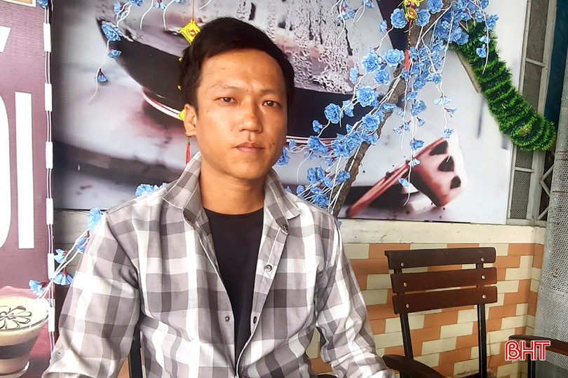 Anh Nguyễn Hữu Danh ở xã Cẩm Quang (Cẩm Xuyên) vừa xuất cảnh sang Uzbekistan đã phải sớm trở về quê. DT z5273549561075_706d149fd74d9b2c9177b3a9d34e6fe7.jpg