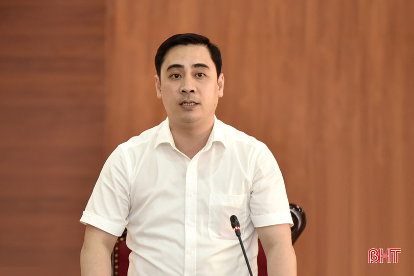 Bí thư Thị ủy Hồng Lĩnh Lê Thành Đông: "Đề nghị UBND tỉnh quan tâm chỉ đạo đẩy nhanh tiến độ Quy hoạch chung đô thị Hồng Lĩnh đến năm 2023; lập quy hoạch phân khu Khu công nghiệp Bắc Hồng Lĩnh". DT_DSC7858.jpg