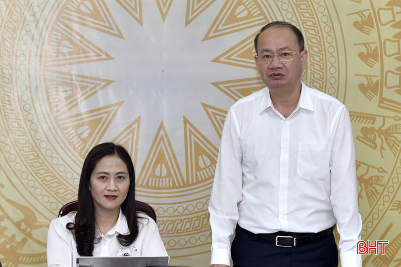 Giám đốc Sở LĐ-TB&XH Phan Tấn Linh thông tin một số nội dung về việc tiếp công dân, giải quyết khiếu nại, tố cáo của công dân và tiếp thu những kiến nghị của đoàn giám sát. DT_DSC0478.jpg
