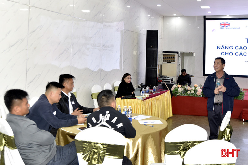 Chuyên gia, giảng viên của dự án truyền đạt, hướng dẫn đại diện các mô hình khởi nghiệp các bước khởi nghiệp và đánh giá ý tưởng kinh doanh. DT_DSC6602.jpg