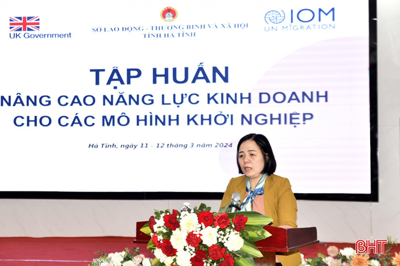 Phó Giám đốc Sở LĐ-TB&XH Lê Thị Mai Hoa phát biểu khai mạc lớp tập huấn. DT_DSC6580.jpg