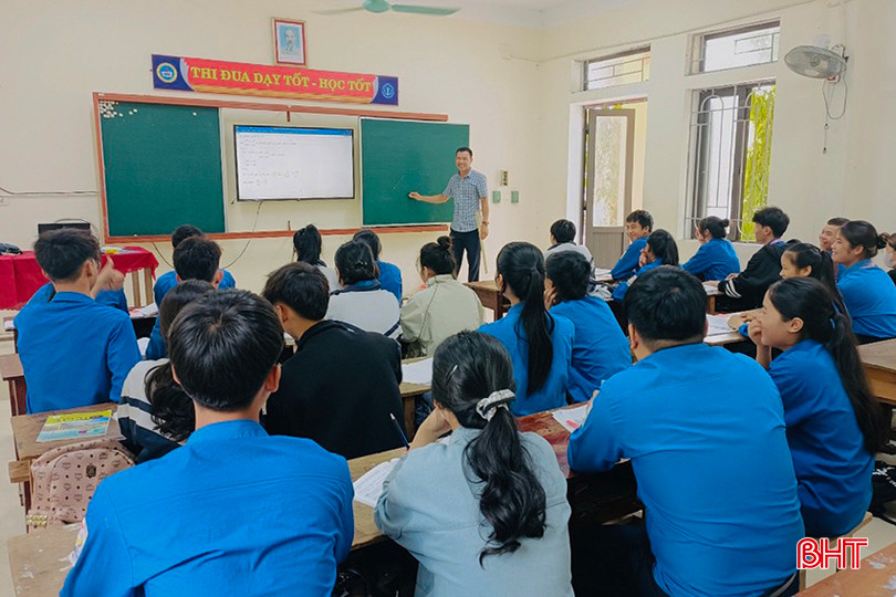 Trường THPT Cù Huy Cận (Vũ Quang) đã định hướng nghề nghiệp qua việc chia lớp, phân loại theo năng lực, nhu cầu của học sinh. 2.2.jpg