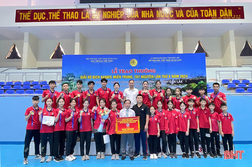 Đoàn Hà Tĩnh tại giải. 1.jpg