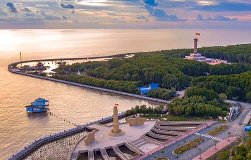 Tỉnh nào ở Việt Nam không có cả biển, rừng và núi? ảnh 5