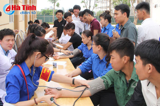 ha tinh ton vinh 20 nguoi hien mau tieu bieu