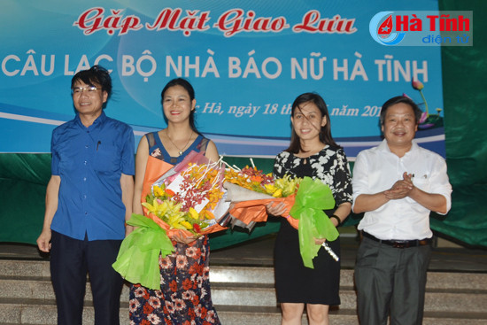 clb nha bao nu giao luu nhan ngay bao chi cach mang viet nam