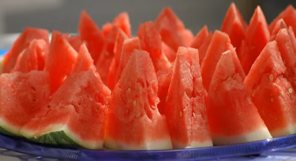 10 loai qua an vao giup da dep mien che