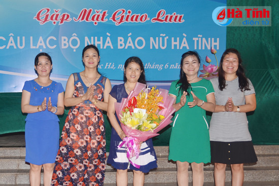 clb nha bao nu giao luu nhan ngay bao chi cach mang viet nam
