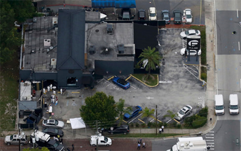 Hiện trường vụ xả súng ở Orlando ngày 12/6. (Ảnh: Reuters) tham kich orlando fbi co the lam gi de ngan chan toi ac