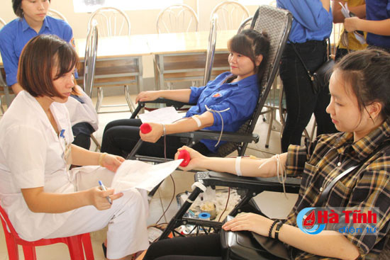 ha tinh ton vinh 20 nguoi hien mau tieu bieu