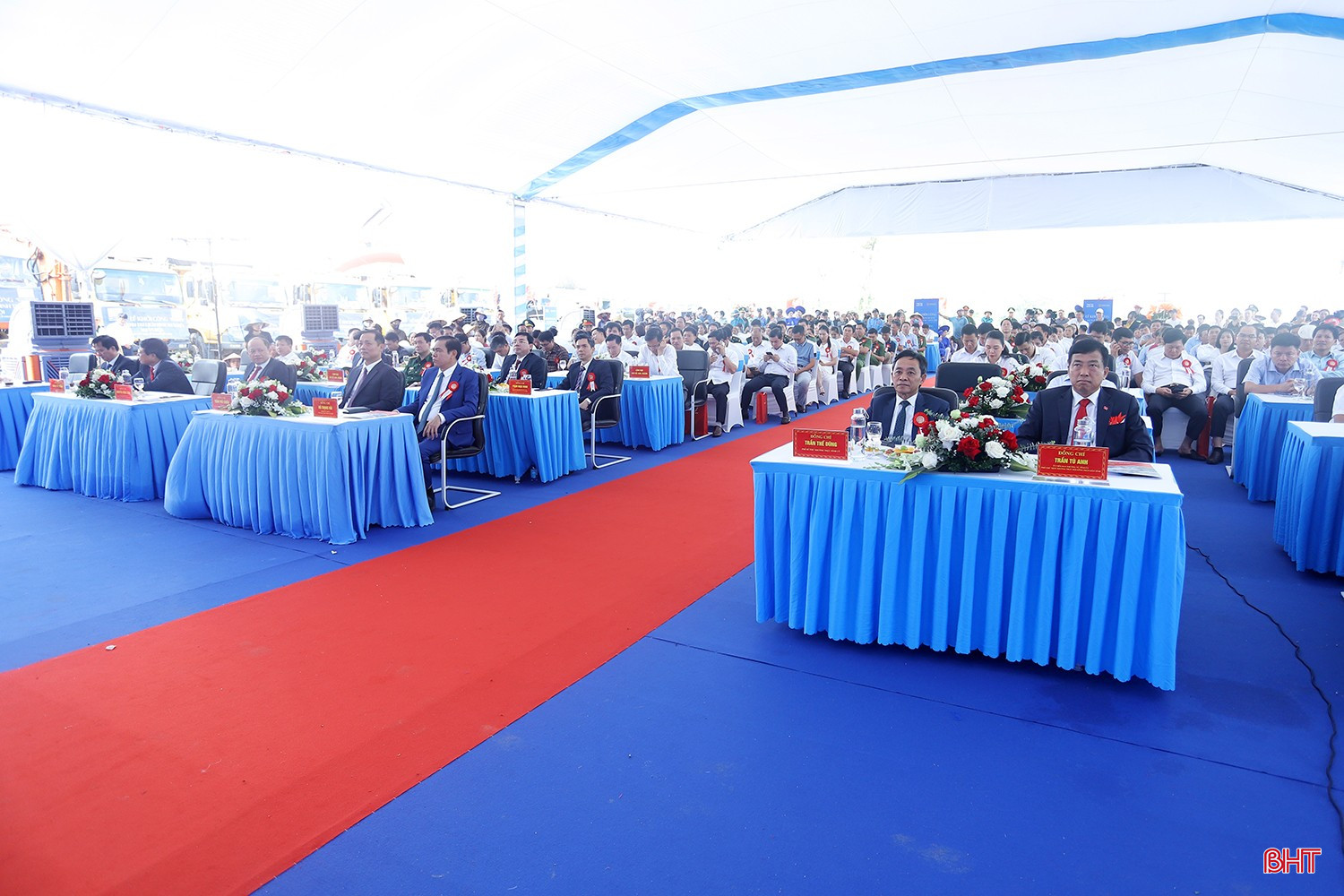 Các đại biểu dự lễ khởi công dự án Khu du lịch sinh thái biển Xuân Hội. bqbht_br_khu-du-lich-xuan-hoi-2v.jpg