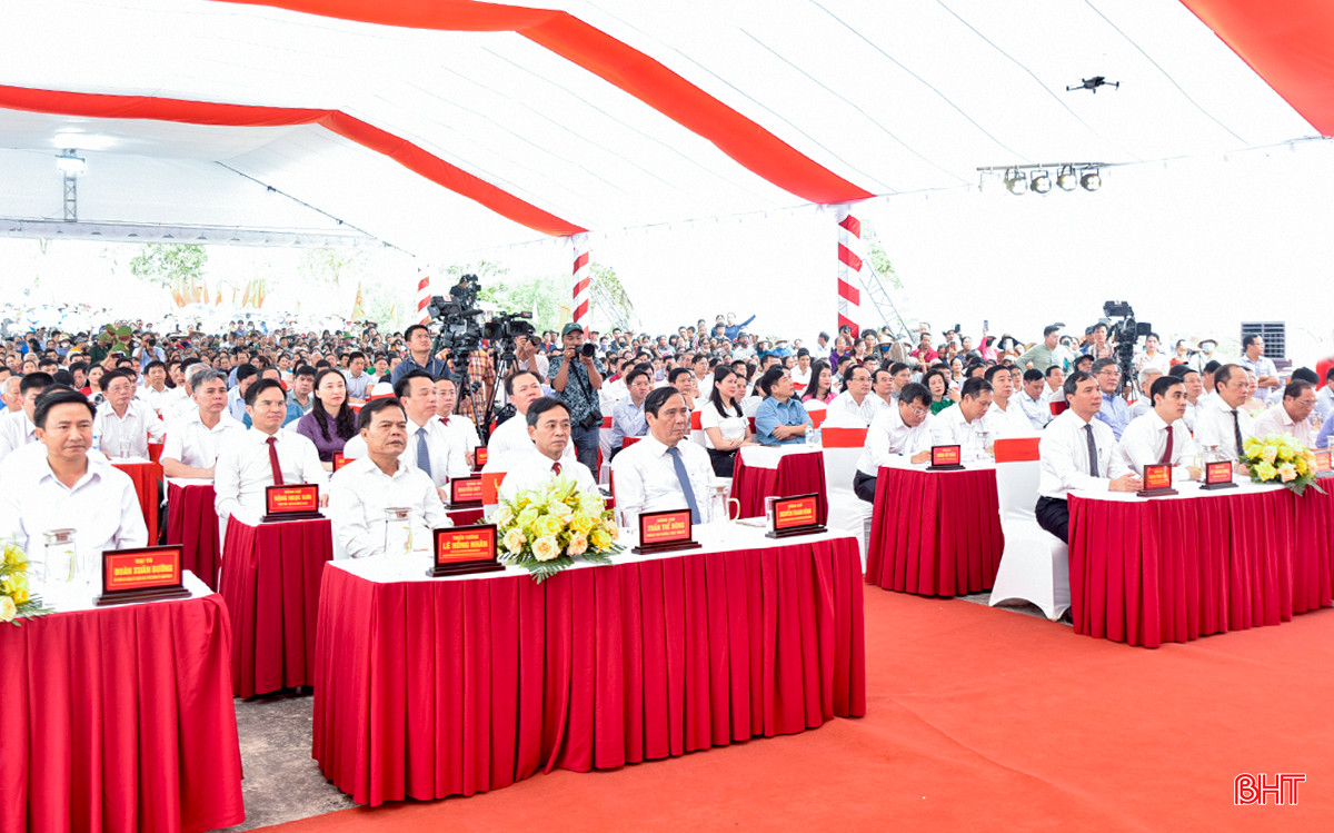 Đại biểu dự Đại lễ Giỗ Quốc Tổ Hùng Vương. _DSC8476.JPG