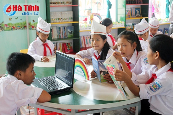 Các hoạt động tại thư viện Trường Tiểu học Thạch Đài luôn thu hút đông học sinh tham gia. Các hoạt động tại thư viện Trường Tiểu học Thạch Đài luôn thu hút đông học sinh tham gia.