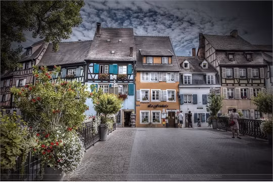 Khám phá thị trấn nhỏ như bước ra từ miền cổ tích ảnh 8