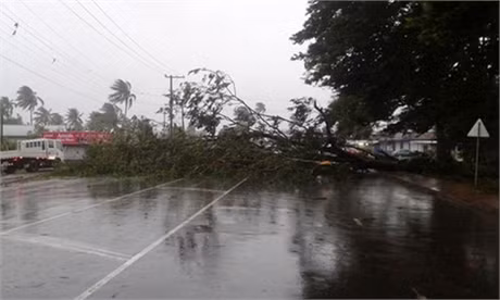 Bão Winston thổi bay hàng trăm ngôi nhà ở Fiji, 17 người chết ảnh 1