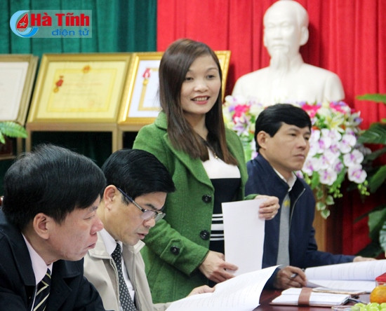 Phó trưởng Ban Tuyên giáo Tỉnh ủy Nguyễn Thị Hà Tân: Tên sách nên chọn "Hà Huy Tập - nhà lãnh đạo xuất sắc của Đảng và cách mạng Việt Nam"; ở đề cương cuốn sách phần 2 "Đồng chí Hà Huy Tập với quê hương Hà Tĩnh - Quê hương Hà Tĩnh với Hà Huy Tập" nên chọn 1 nội dung để tránh trùng lặp"