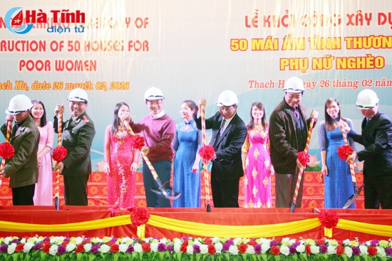 Lãnh đạo tỉnh, huyện Thạch Hà, Viện Pháp luật kinh doanh và đầu tư EU, Tổ chức CZECH-Vietnammese Investmet & Export Forum khởi công xây dựng 50 mái ấm tình thương...