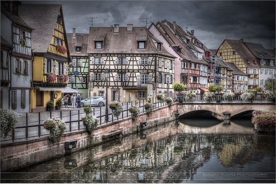 Khám phá thị trấn nhỏ như bước ra từ miền cổ tích ảnh 4