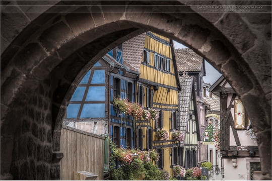 Khám phá thị trấn nhỏ như bước ra từ miền cổ tích ảnh 5