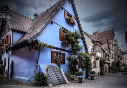 Khám phá thị trấn nhỏ như bước ra từ miền cổ tích ảnh 3