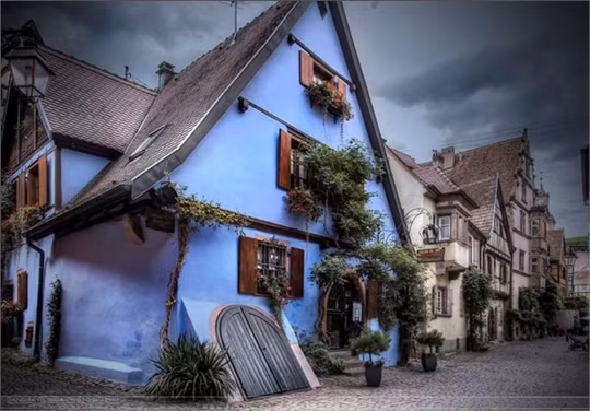 Khám phá thị trấn nhỏ như bước ra từ miền cổ tích ảnh 3