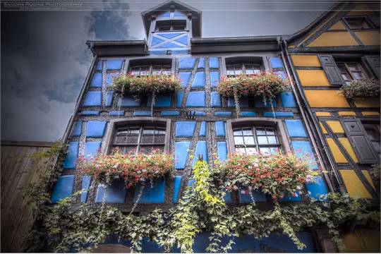 Khám phá thị trấn nhỏ như bước ra từ miền cổ tích ảnh 6