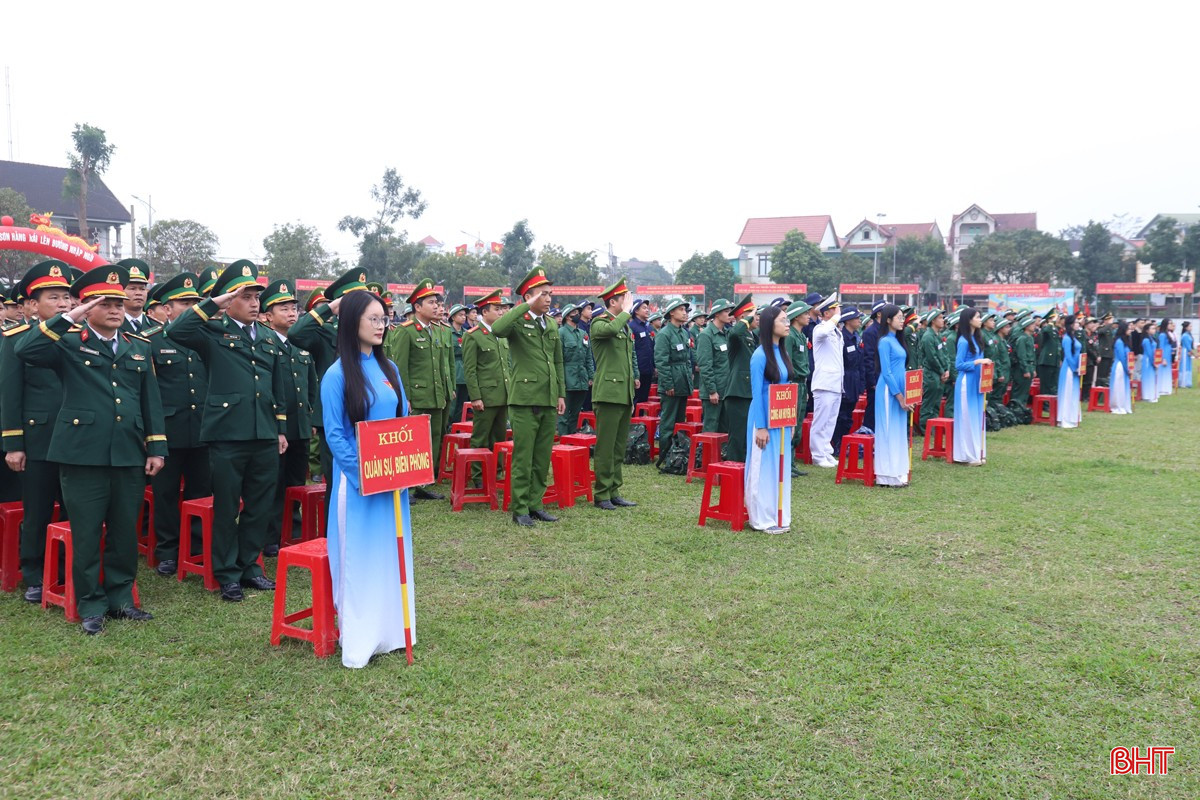 Toàn huyện có 153 tân binh, trong đó 126 công dân thực hiện nghĩa vụ quân sự, 27 công dân thực hiện nghĩa vụ công an nhân dân. Các tân binh đều là công dân ưu tú, chấp hành nghiêm lệnh gọi nhập ngũ, đảm bảo quân số và thời gian quy định.