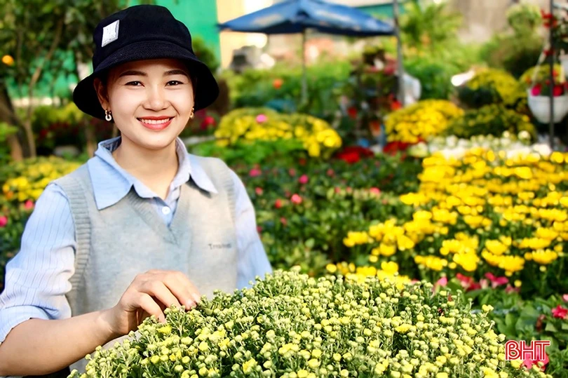 Trên gương mặt mỗi người dân nơi đây, ai cũng rạng rỡ ánh cười. Cảm giác tự hào, hạnh phúc dâng trào trong lòng mỗi người như tiếp thêm động lực để họ tiếp tục chung tay góp sức, hăng hái thi đua thực hiện nhiều phần việc, công trình ý nghĩa, hướng tới mừng Đảng, mừng xuân và kỷ niệm 25 năm thành lập huyện.