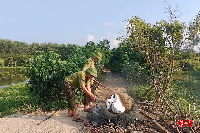 Lực lượng kiểm lâm trên địa bàn tỉnh đang triển khai nhiều giải pháp ngăn chặn nạn đánh bắt, tận diệt chim trời. IMG_2083 copy.jpg