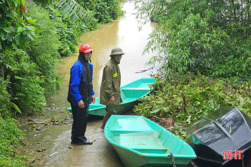 Một số tuyến đường ở xã Vũ Quang bị nước lũ chia cắt. Một số tuyến đường ở xã Vũ Quang bị nước lũ chia cắt.