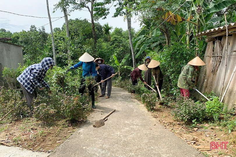 Sự chung sức, đồng lòng của cán bộ, đảng viên và Nhân dân đã giúp thôn Hồng Kỳ ngày một phát triển. bqbht_br_z6381374973501-7edd170c4375f99a6c273211d9fffcc0.jpg