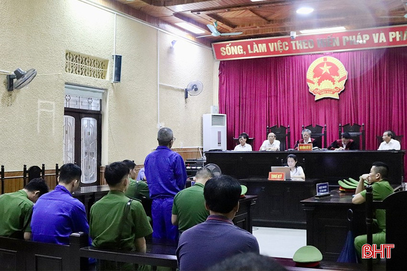 Các bị cáo nhận mức án nghiêm minh từ Hội đồng xét xử. IMG_9390 copy.jpg