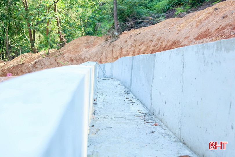 Đến hiện tại, hệ thống mương thoát nước đã cơ bản hoàn thiện, hệ thống điện đã được lắp đặt... Các hạng mục khác đang được thực hiện theo đúng tiến độ đề ra.