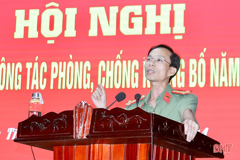 Đại tá, Tiến sĩ Lê Đình Dũng - Trưởng phòng phòng chống phản động, Cục An ninh nội địa (Bộ Công an) truyền đạt tại hội nghị. IMG_9508 copy.jpg
