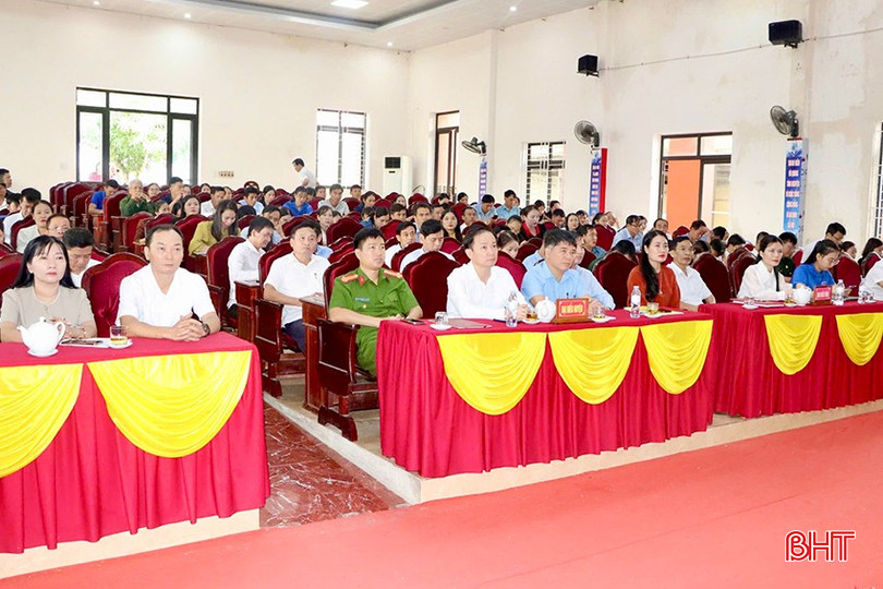 Đại biểu tham dự buổi đối thoại. img-3166-copy-8252-5455.jpg
