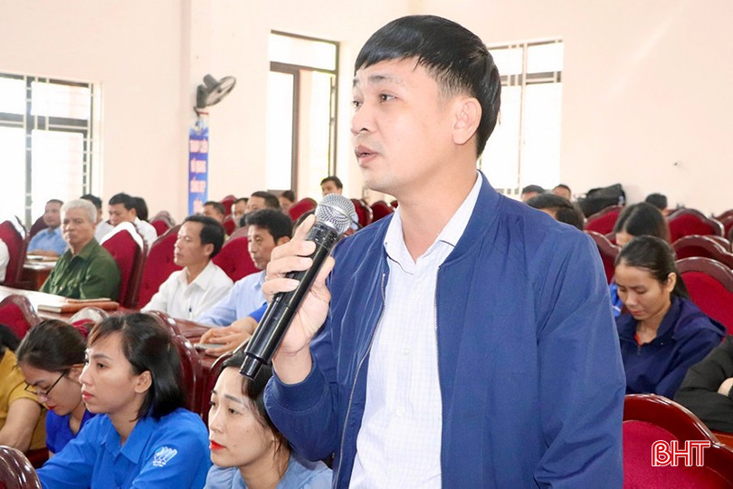 Chủ tịch Hội Nông dân xã Ân Phú Phùng Văn Cầu kiến nghị một số nội dung liên quan đến sản xuất nông nghiệp. img-3173-copy-1734-1572.jpg