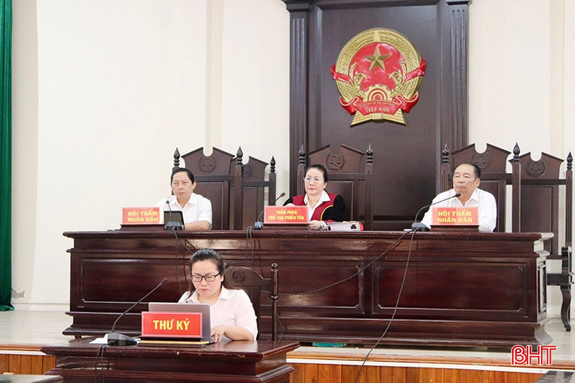 Nhóm bị cáo nhận bản án nghiêm minh từ phía HĐXX. bqbht_br_img-3639-copy.jpg