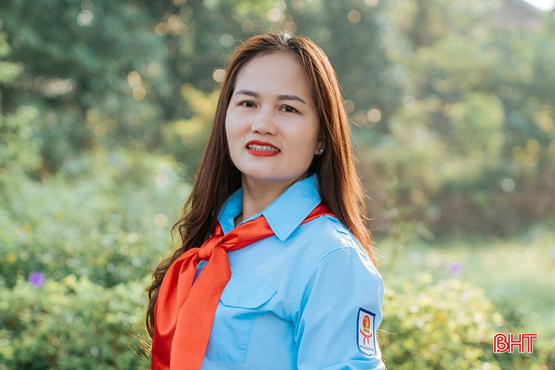 Cô Nguyễn Thị Minh Thơ - Tổng phụ trách Đội Trường Tiểu học Đức Long. bqbht_br_z6087539094593-2ae29caa01dec9268e32ccddf491222e.jpg