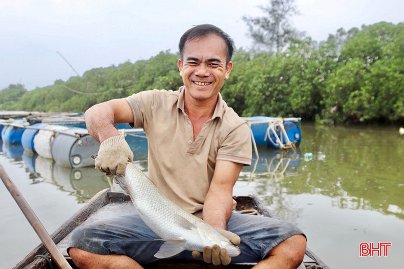 Anh Trần Văn Dũng (SN 1980, trú thôn Vĩnh Phúc, xã Nam Phúc Thăng) ổn định cuộc sống nhờ nuôi cá vược. bqbht_br_img-4030-copy.jpg