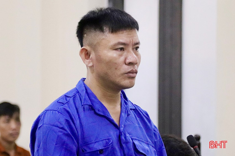 Bị cáo Nguyễn Hồng Sơn (SN 1983, trú thôn Kim Quang, xã Quang Thọ, Vũ Quang) tại phiên xử sơ thẩm của TAND tỉnh. img-0668-copy-8971.jpg