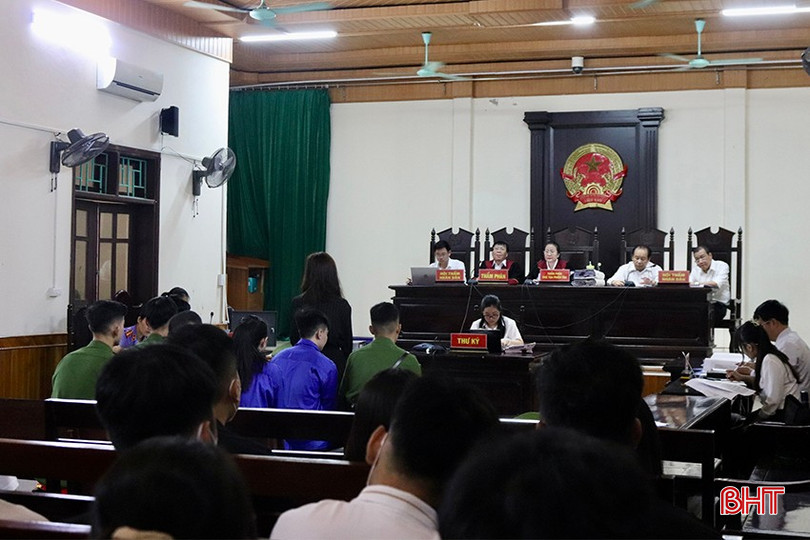 Phòng xử án có lẽ là nơi mà những đấng sinh thành chẳng bao giờ muốn đặt chân đến. bqbht_br_img-9716-2-copy.jpg