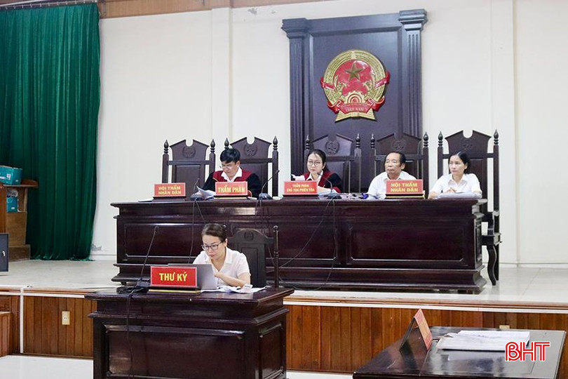 Các bị cáo đã bị Toà án nhân dân tỉnh Hà Tĩnh tuyên phạt mức án nghiêm minh. IMG_0128 2 copy.jpg