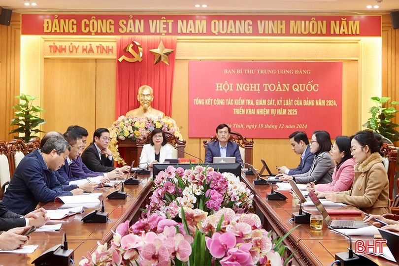 Điểm cầu Hà Tĩnh do các Phó Chủ nhiệm UBKT Tỉnh ủy: Phan Ngọc Long, Nguyễn Thị Như Quỳnh điều hành. bqbht_br_img-3304-copy.jpg