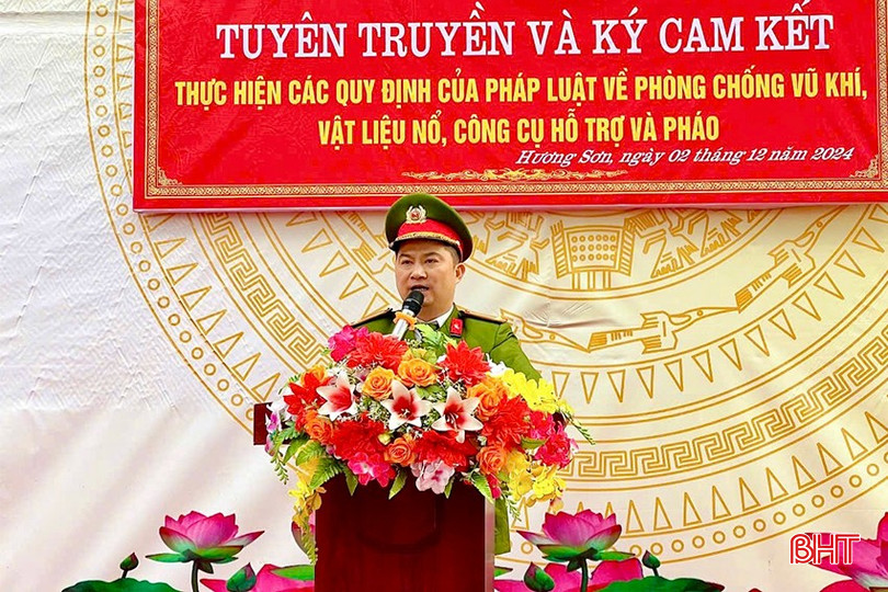 Học sinh Trường THPT Lý Chính Thắng được tuyên truyền các quy định pháp luật về quản lý, sử dụng vũ khí, vật liệu nổ, công cụ hỗ trợ và pháo. bqbht_br_img-4953-copy.jpg