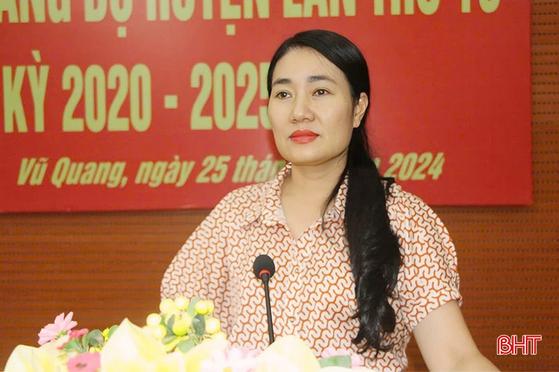 Bí thư Huyện uỷ Vũ Quang Nguyễn Thị Việt Hà kết luận hội nghị. 9fc1466e7cb9dae783a8 copy.jpg