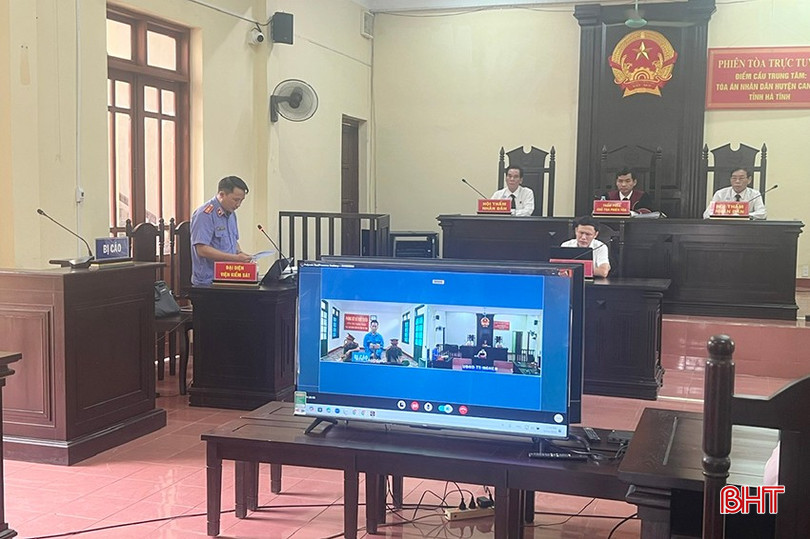 Phiên toà được tổ chức theo hình thức trực tuyến. ea50c811c4d3628d3bc2 copy.jpg