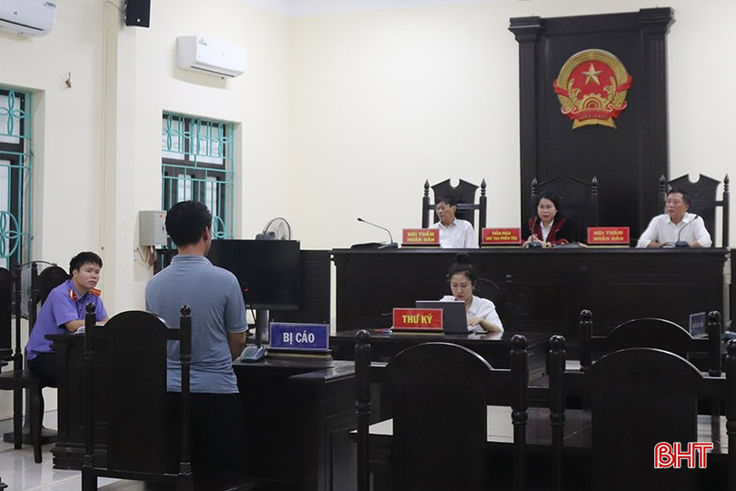 Bị cáo Nguyễn Văn Hùng nhận bài học đắt giá. IMG_9698 copy.jpg