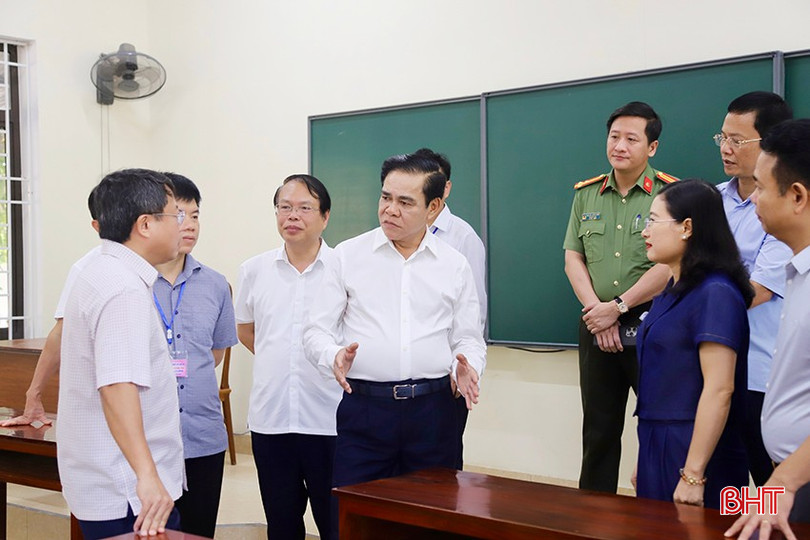 Chủ tịch UBND tỉnh Võ Trọng Hải kiểm tra công tác chuẩn bị cho Kỳ thi tốt nghiệp THPT năm 2025 tại một số điểm thi trên địa bàn tỉnh. Chủ tịch UBND tỉnh Võ Trọng Hải kiểm tra công tác chuẩn bị cho Kỳ thi tốt nghiệp THPT năm 2025 tại một số điểm thi trên địa bàn tỉnh.