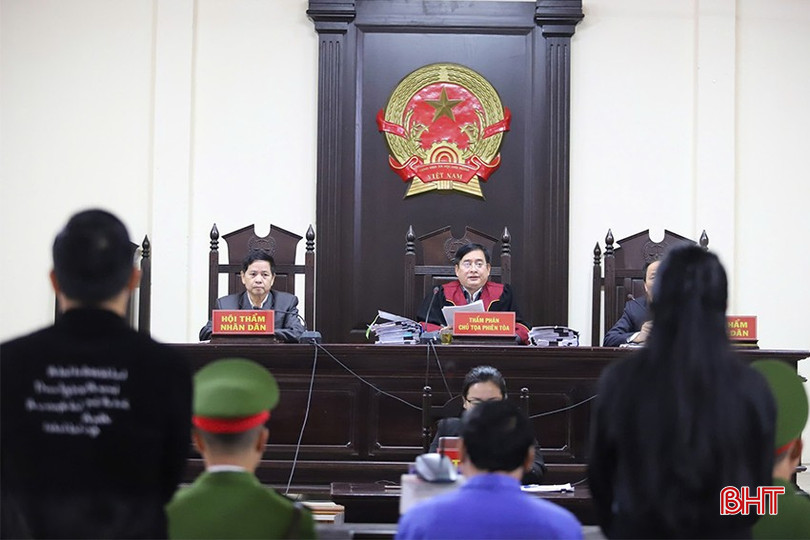 Các bị cáo nhận bản án nghiêm minh từ HĐXX. bqbht_br_589899281e3da363fa2c-copy.jpg